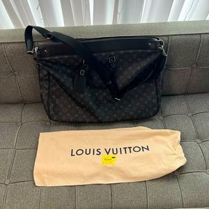 Louis Vuitton Mens Classic Garment Bag in Monogram Eclipse.